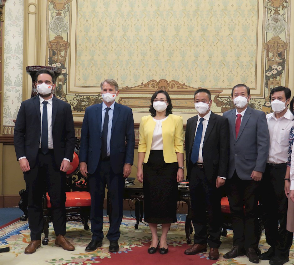 Ho Chi Minh City’s leader wishes greater investment from financial organization